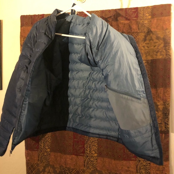 Men’s Patagonia down sweater size small - Picture 4 of 8